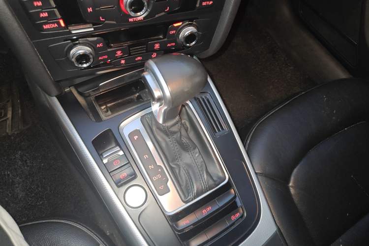 Used Audi A4L 2016 35 TFSI Collector's Edition Automatic Standard Model
