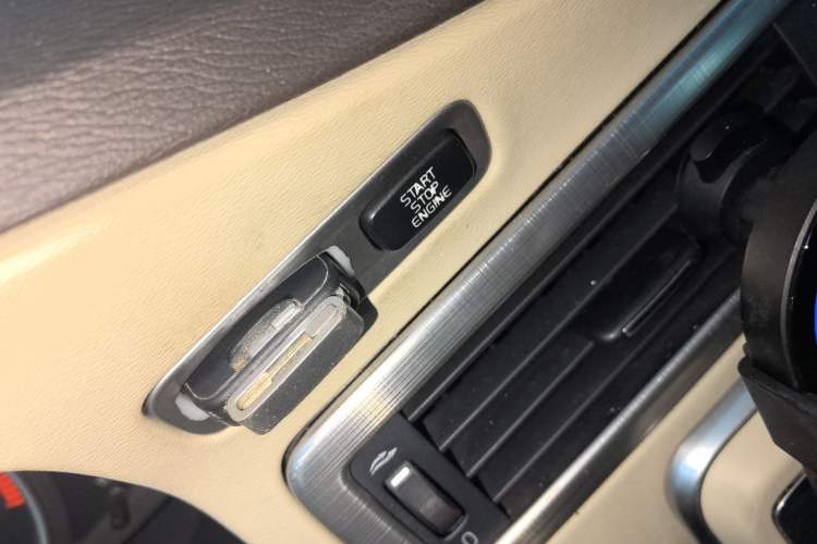 Used Volvo S80L 2011 2.0T ZhiShang Version