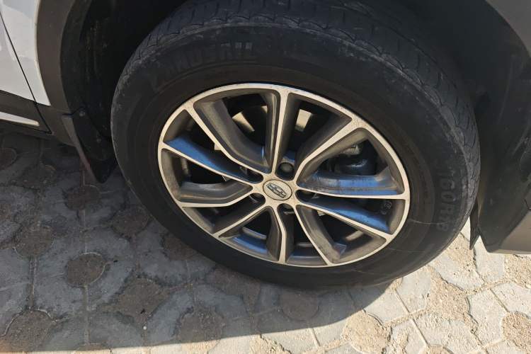 Used Geely Auto Emgrand X7 Sport 2018 1.8TD Automatic Two-Wheel Drive Smart Connect 4G Internet Edition
