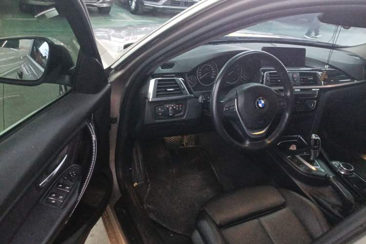 Used BMW 3 Series 2019 320Li Fashion Model
