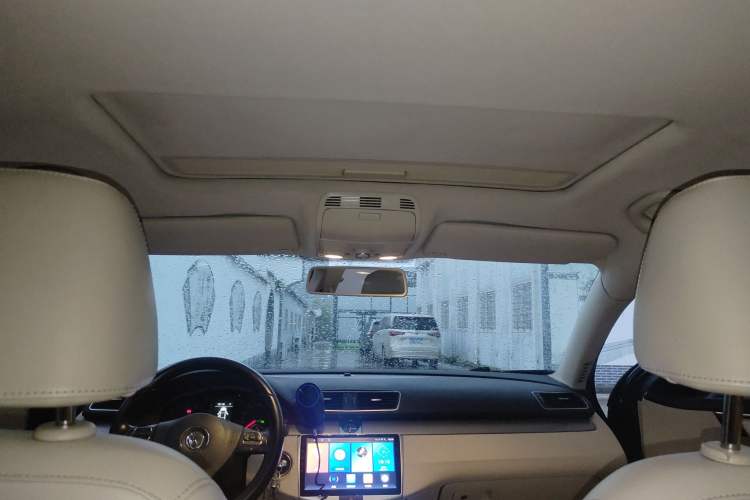 Used Volkswagen Magotan 2013 1.8TSI Luxury Model Headliner