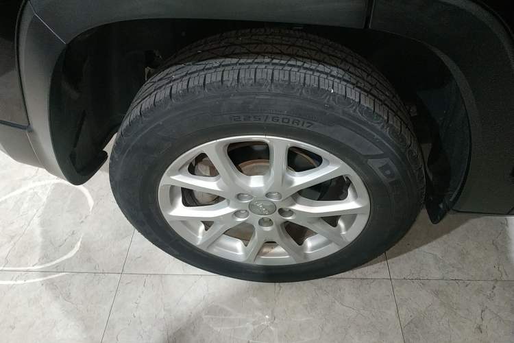 Used Jeep Cherokee 2017 2.0L Superior Edition
