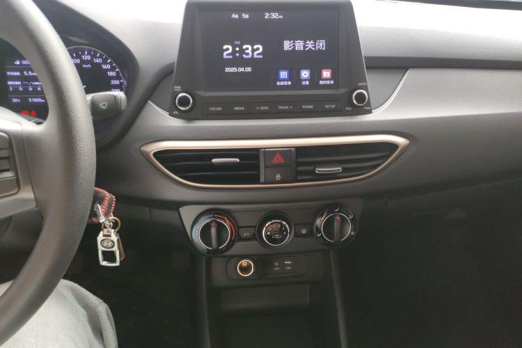 Used Hyundai Celesta 2017 1.6L Manual Joyful Edition DLX Audio And AC Panel