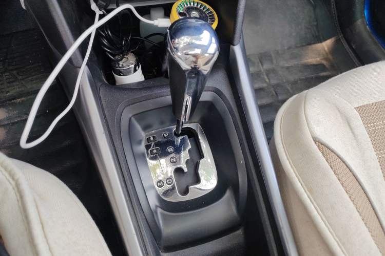 Used Peugeot 2008 2014 1.6L Automatic Fashion Edition Gear Lever