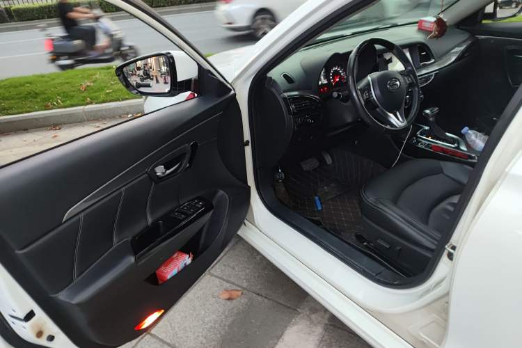 Used GAC Trumpchi GA6 2016 235T DCT Elite Edition Driver Seat