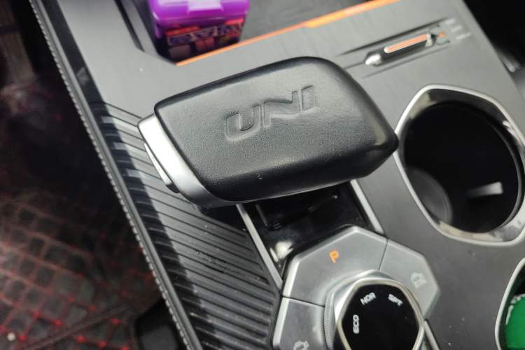 Used CHANGAN UNI-K 2021 2.0T All-Wheel Drive Prestige Version Gear Lever