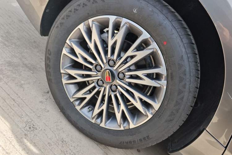 Used Hongqi H5 2025 1.5T DCT Qiyun 500 000th Unit Commemorative Edition Right Rear Wheel Hub