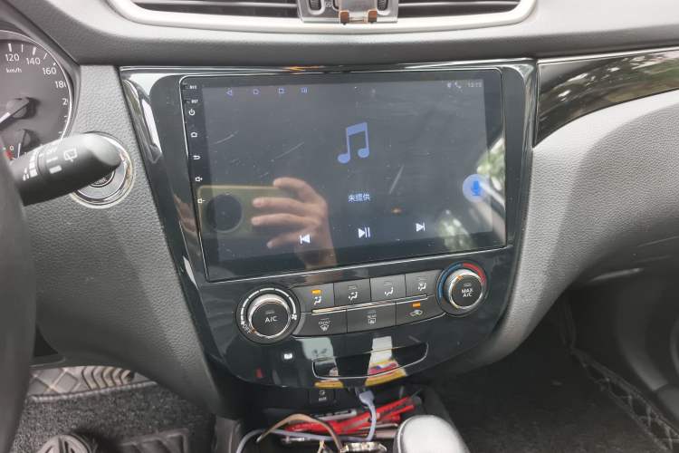 Used Nissan Qashqai 2016 2.0L CVT Luxury Edition Audio And AC Panel