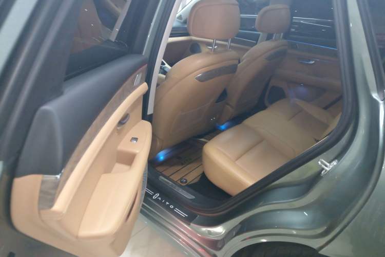 Used Hima AITO M5 2022 Extended-Range Four-Wheel Drive Ultimate Edition Left Rear Seat