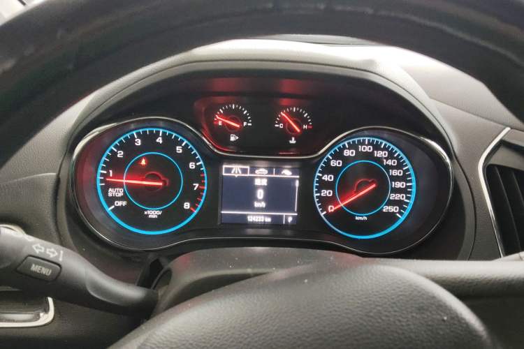 Used Chevrolet Cruze 2018 320 Automatic Pioneer Sunroof Edition Instrument Cluster