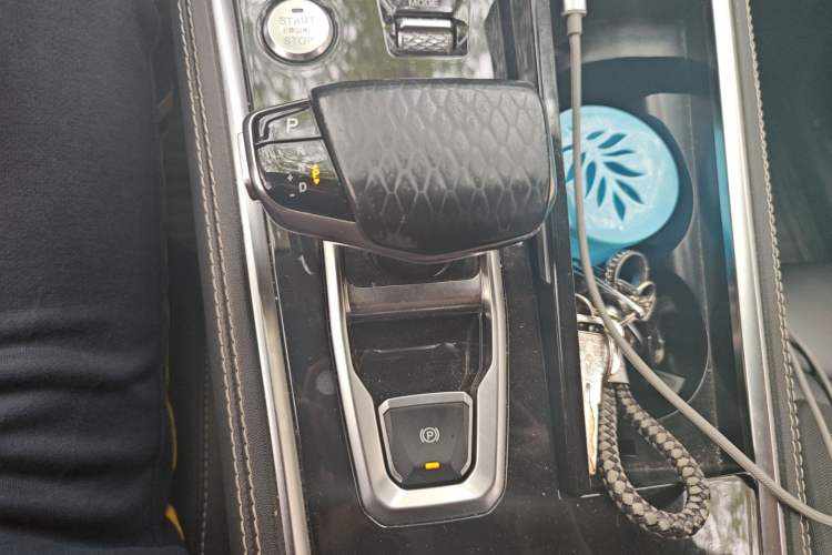 Used CHANGAN CS85 COUPE 2019 2.0T Automatic Luxury Edition China V Standard Gear Lever