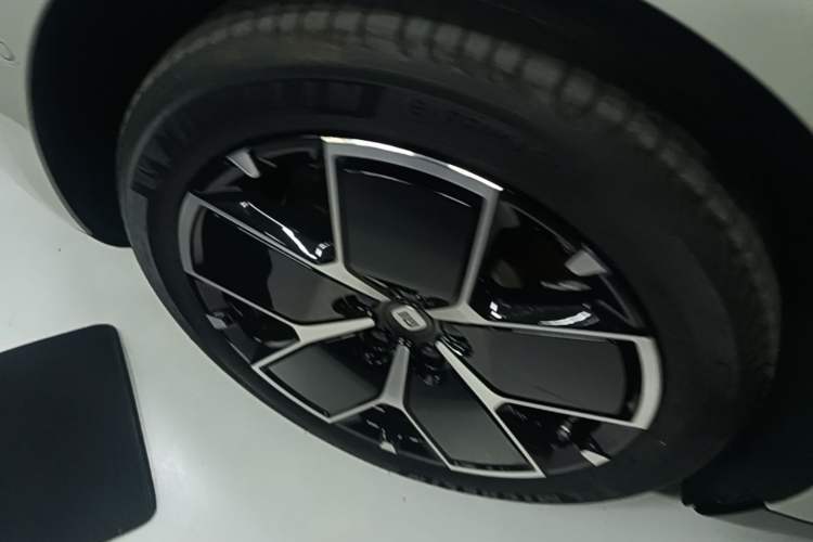 Used Xiaomi Auto SU7 2024 Rear-Drive Long-Range Intelligent Driving Version