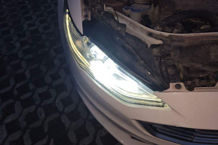 Used Ford Mondeo 2017 EcoBoost 180 Stylish Model Right Front Headlight