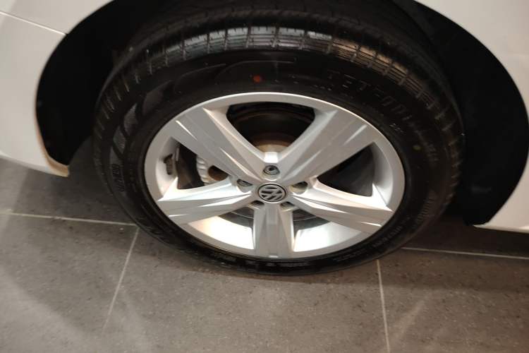 Used Volkswagen Lavida 2017 1.6L Automatic Fashion Edition