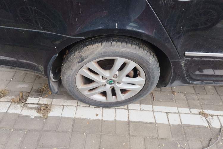 Used Skoda Octavia 2013 1.6L Manual Yijun Edition Right Rear Wheel Hub
