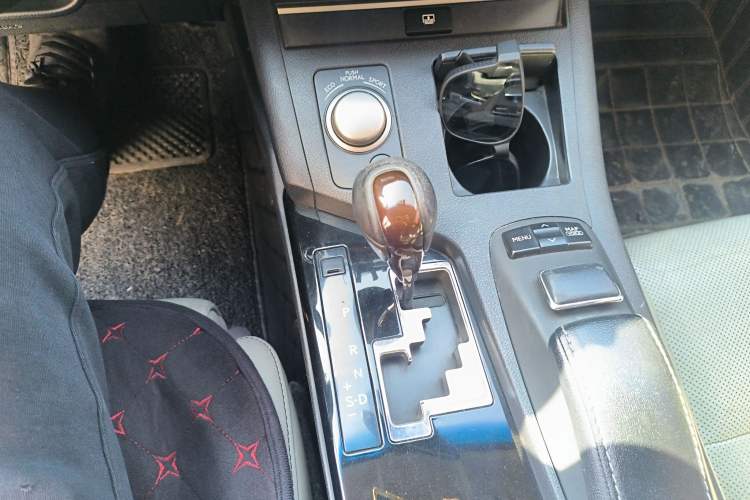 Used Lexus ES 2013 250 Elegant Edition Gear Lever