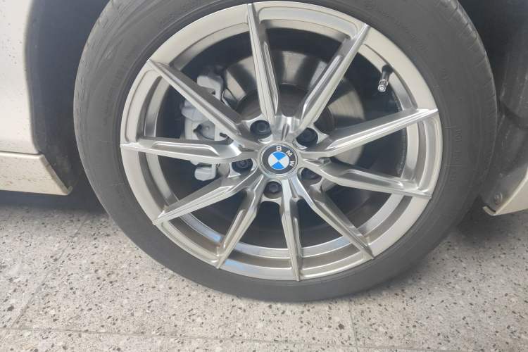 Used BMW 1 Series 2013 Revised 118i Sport Edition Right Front Wheel Hub