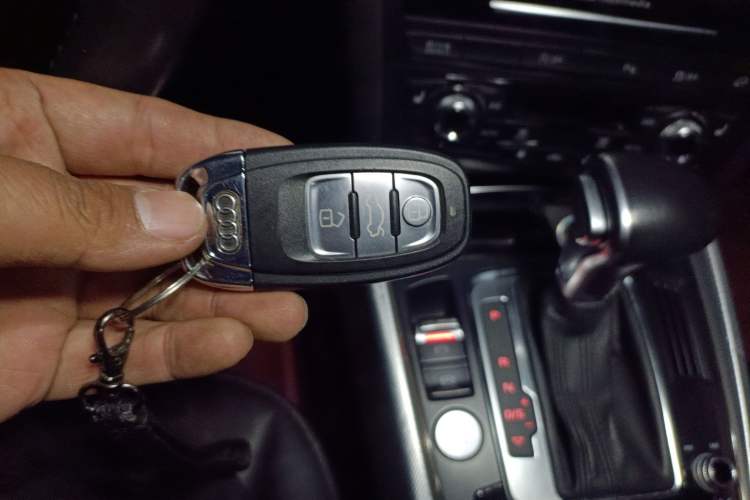 Used Audi Q5 2013 45 TFSI quattro Sport Edition Vehicle Key