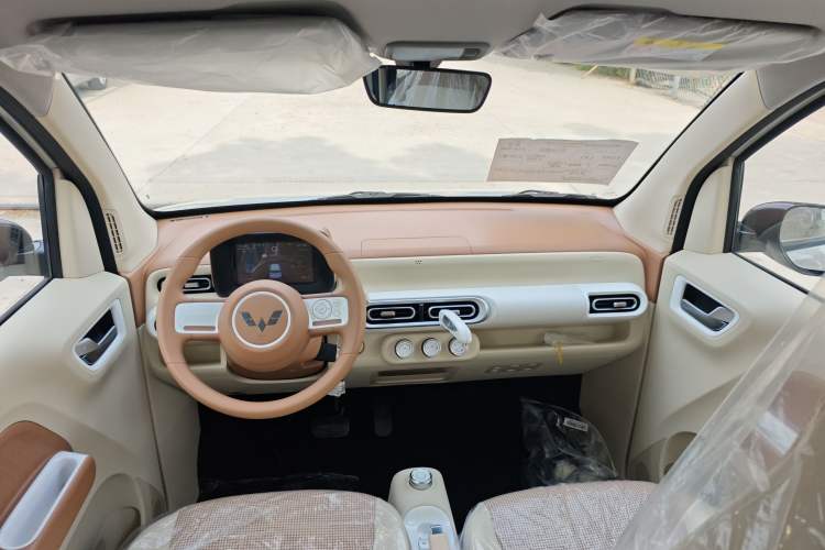 Used Wuling Hongguang MINIEV 2024 3rd Generation 215km Youth Edition Center Console