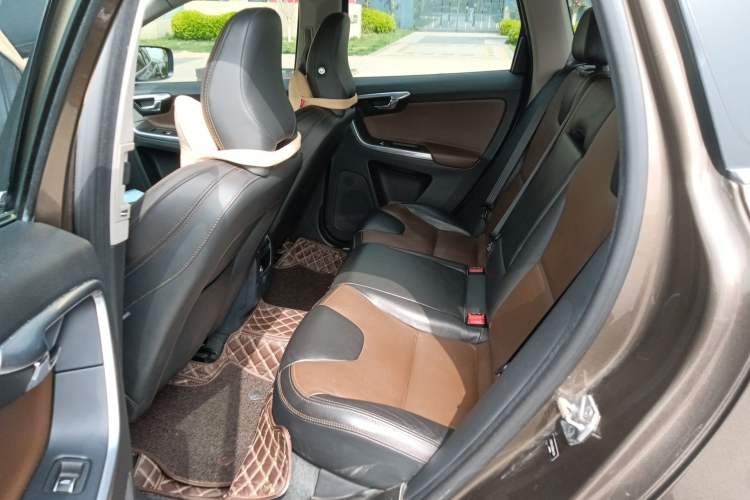 Used Volvo XC60 2016 T5 Smart Version Left Rear Seat