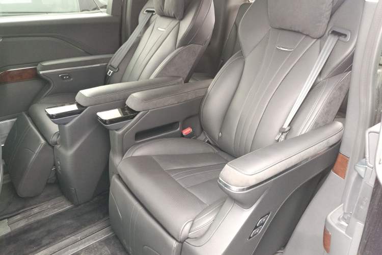 Used Hongqi HQ9 PHEV 2024 2.0T Four-Wheel Drive Business Edition Left Rear Seat