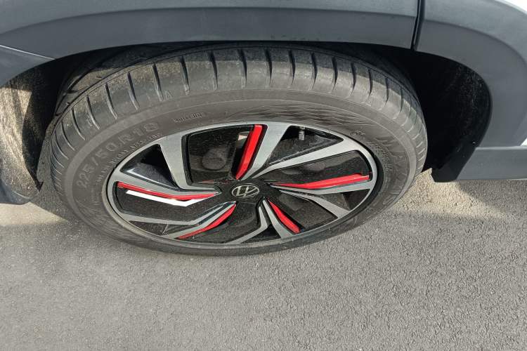 Used Volkswagen Tharu 2023 300TSI Two-Wheel-Drive Moon Luxury Edition Right Rear Wheel Hub