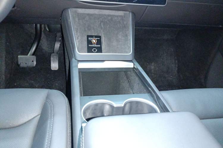 Used Tesla Model Y 2025 Rear-Wheel Drive First Edition
