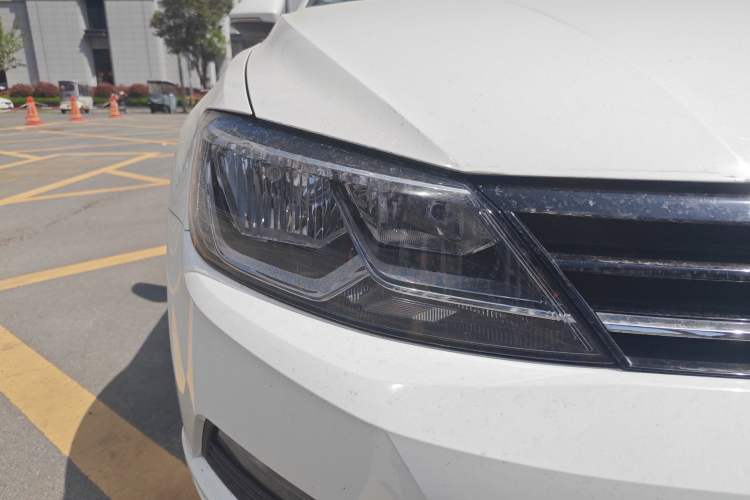 Used Volkswagen Lamando 2015 230TSI DSG Fashion Edition Right Front Headlight