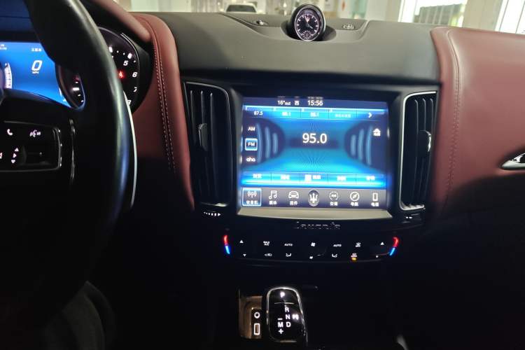 Used Maserati Levante 2018 3.0T Standard Edition Audio And AC Panel