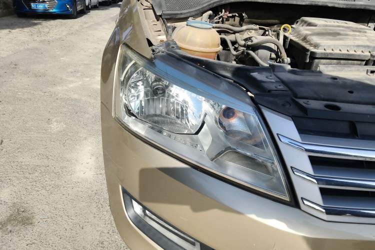 Used Volkswagen Santana 2013 1.4L Manual Comfort Edition Right Front Headlight