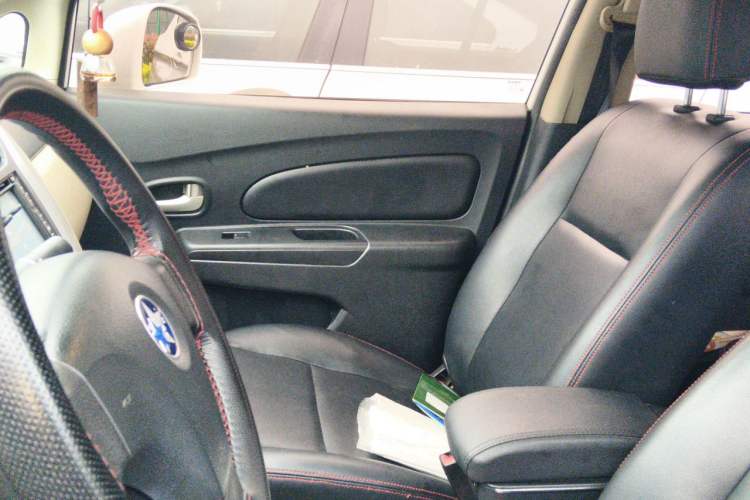 Used Venucia R50 2013 1.6L Automatic Fashion Edition