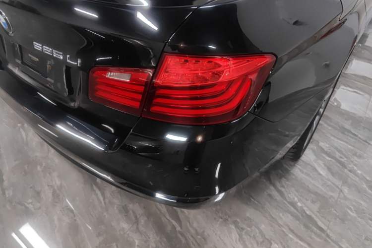 Used BMW 5 Series 2017 525Li Leading Model Exterior 3