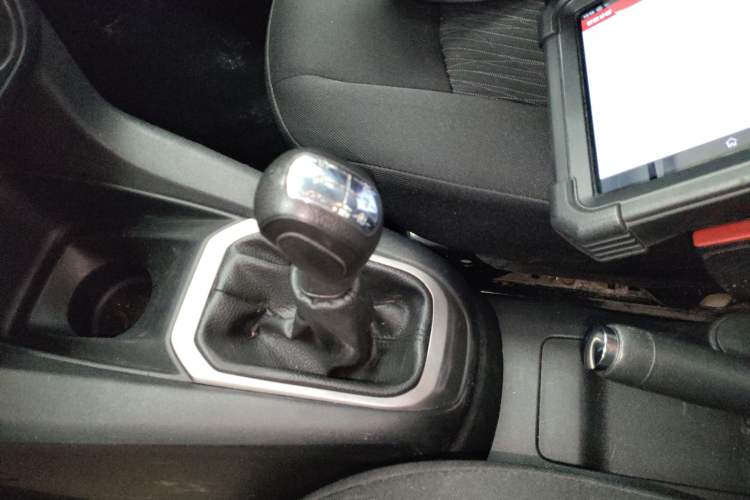 Used Citroen Elysee 2016 1.6L Manual Fashion Edition Gear Lever