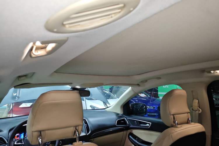 Used Ford Edge 2015 2.0T GTDi Two-Wheel-Drive High-Line Version