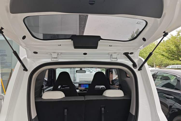 Used Geely Galaxy Panda 2025 210 km – Yuanqi Bear Trunk