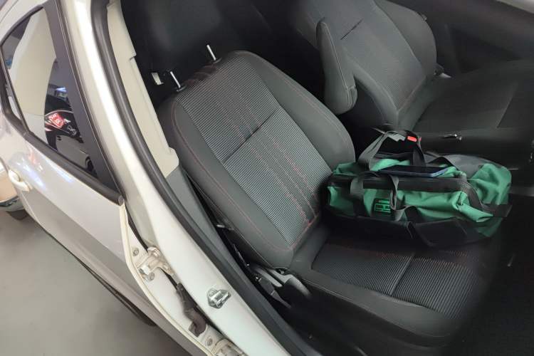 Used Buick Encore 2015 1.4T Automatic Two-Wheel Drive Urban Elite Version Right Front Seat