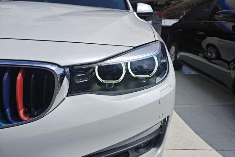 Used BMW 3 Series GT 2017 320i Sport Edition
