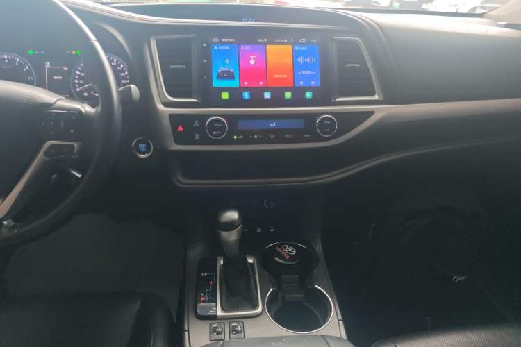 Used Toyota Highlander 2018 2.0T Four-Wheel Drive Luxury Version 7 Seats China VI Standard