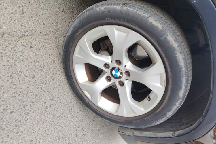 Used BMW X1 2010 sDrive18i Luxury Model Right Front Wheel Hub