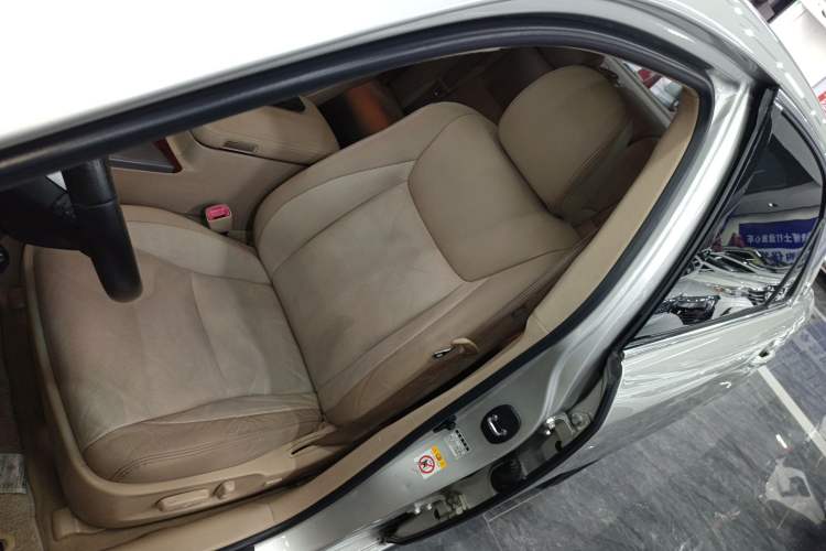 Used Toyota Crown 2012 2.5L Royal Leather Edition