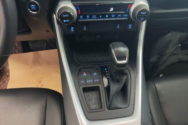 Used Toyota RAV4 2022 2.0L CVT Two-Wheel Drive Fashion Plus Edition
