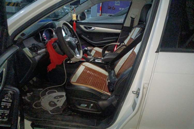 Used Zotye SR7 2016 1.5T Manual Cube Heart Edition China V Standard
