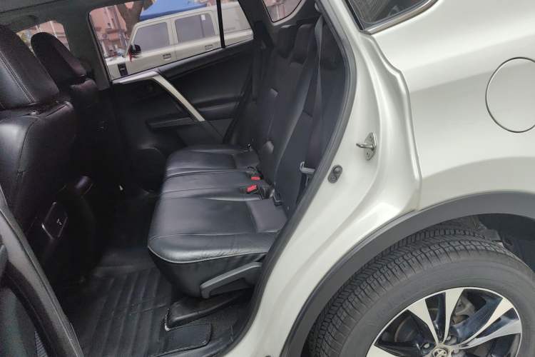 Used Toyota RAV4 2015 2.5L Automatic 4x4 Elite Edition