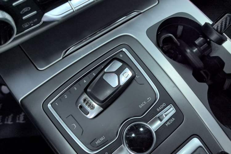 Used Audi Q7 2018 40 TFSI Comfort Model
