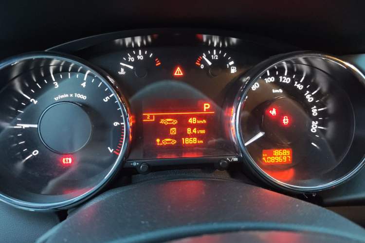 Used Peugeot 3008 2015 2.0L Automatic Classic Edition