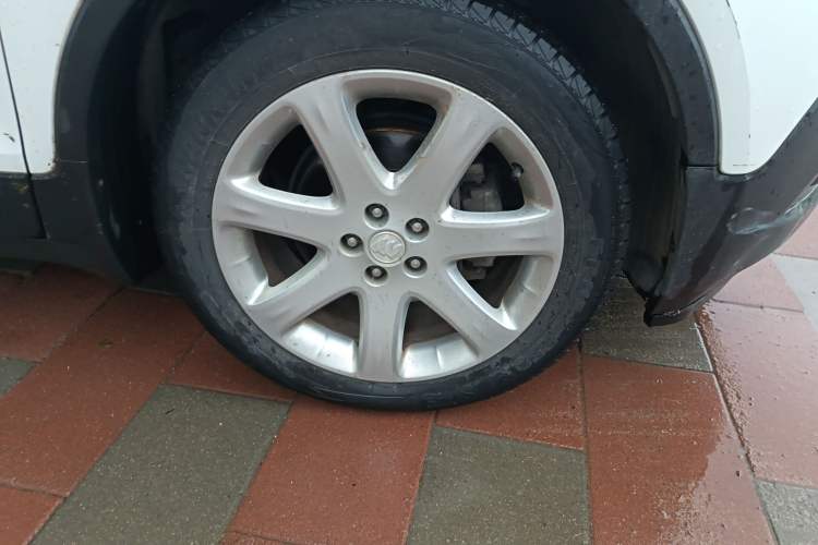 Used Buick Encore 2015 1.4T Automatic Two-Wheel Drive Urban Elite Version
