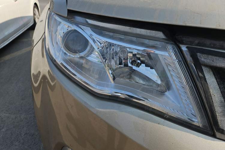 Used Geely Auto Emgrand X7 Sport 2016 2.0L Manual ZhiShang Version Exterior 6