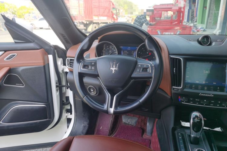Used Maserati Levante 2016 3.0T Standard Edition Steering Wheel
