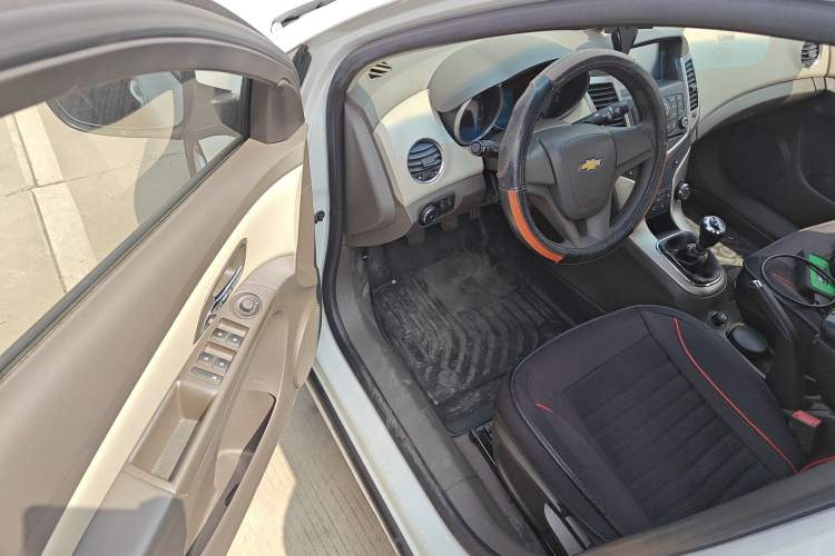 Used Chevrolet Cruze 2015 1.5L Classic SL MT
