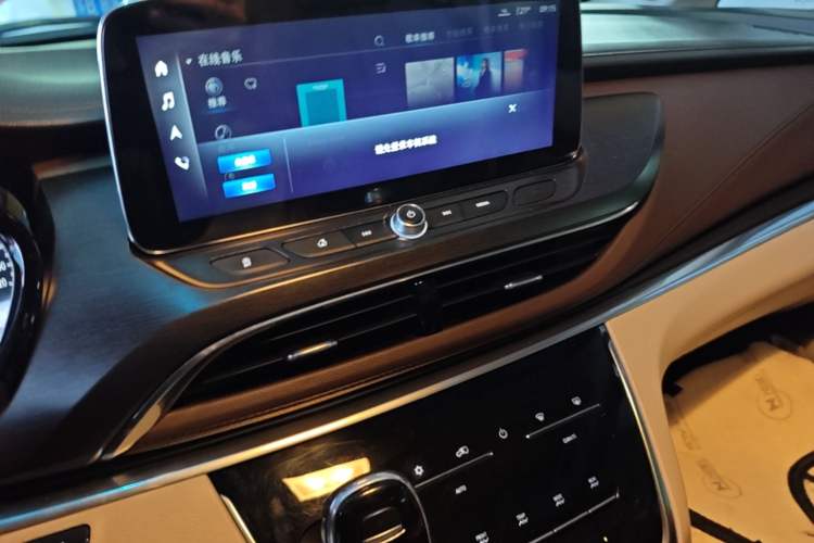 Used Buick GL8 2021 Land Cruiser Executive Class 652T Luxury Model